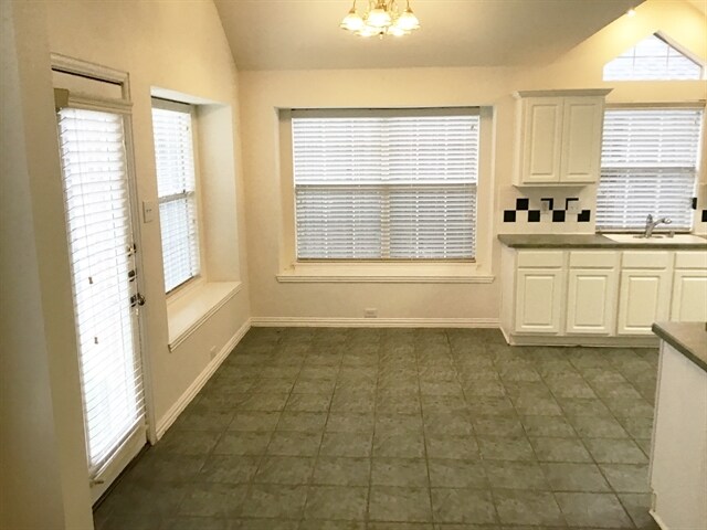 Building Photo - 2500 Kariba Ln