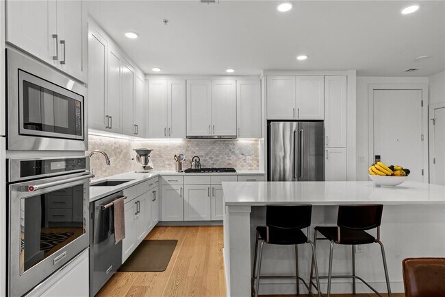 Foto del edificio - 900 S 1st St