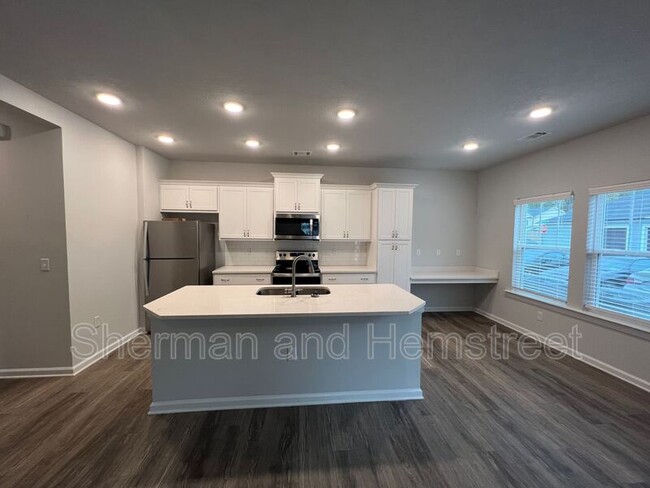 Building Photo - 5053 Mimosa Dr