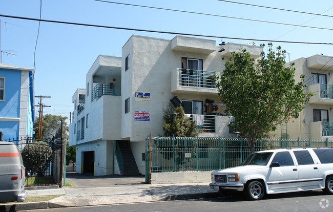 Building Photo - 2769 San Marino St