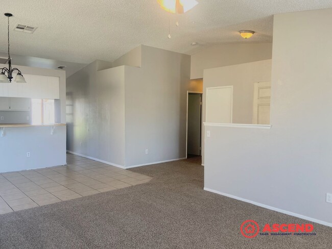 Building Photo - Nice Home Located in the Southwest!