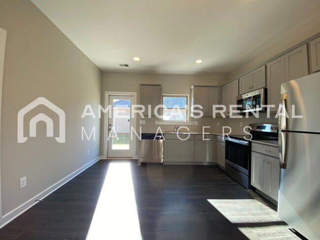 Foto del edificio - 215 White Oak Cir