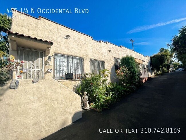 Foto del edificio - 445 1/4 N Occidental Blvd-