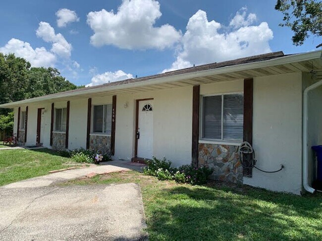 Foto del edificio - 4504-4506 Ballentine Ct