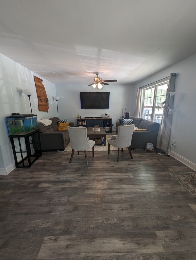 Living room - 1224 Frazier Dr
