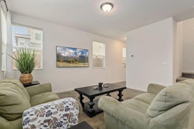 Foto del edificio - 736 Bliss Ave