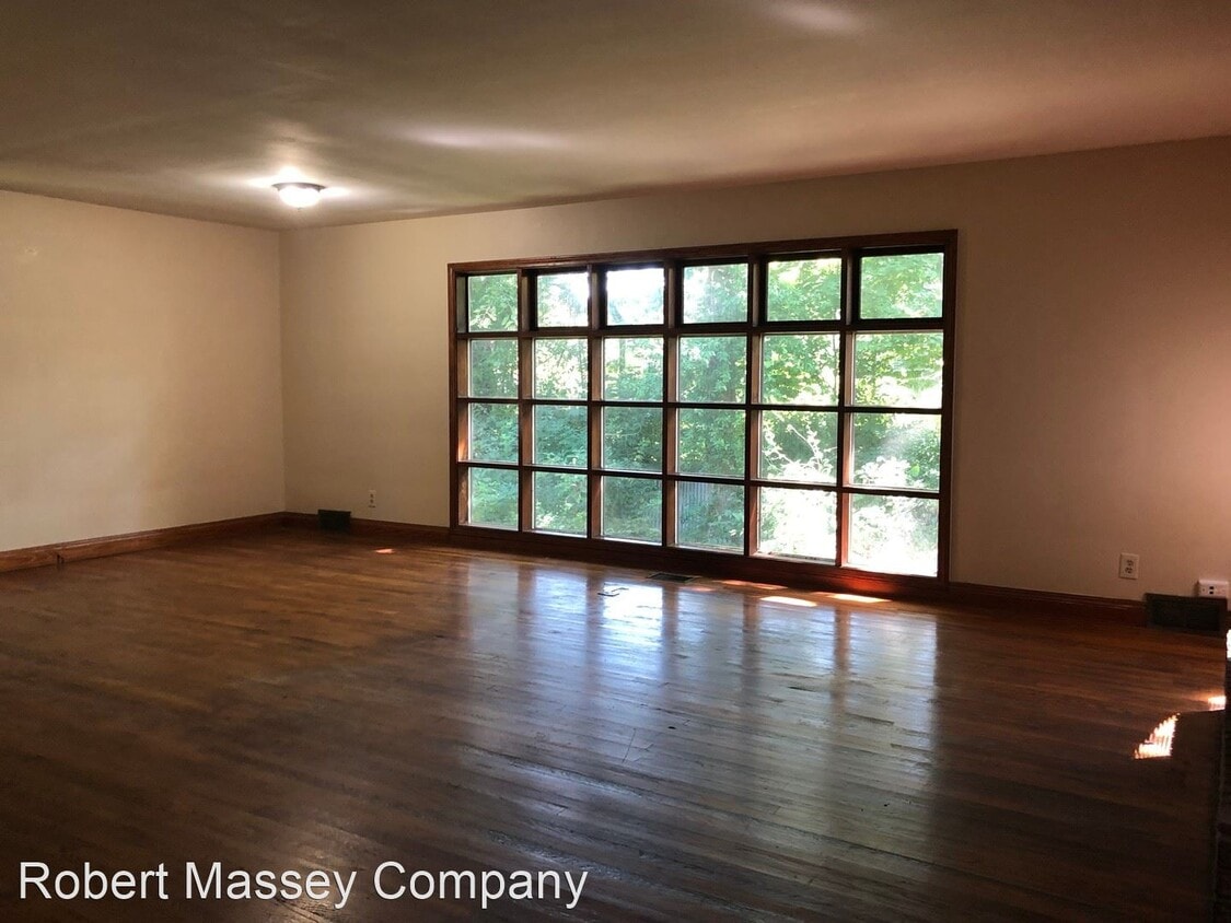 Primary Photo - 4 br, 2.5 bath House - 5121 Bardstown Road