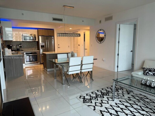 Foto del edificio - 5252 NW 85th Ave