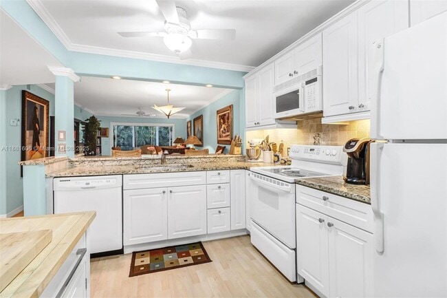 Foto del edificio - 3041 Sandpiper Bay Cir