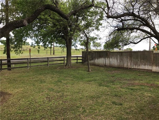 Foto del edificio - 309 Mikus Rd