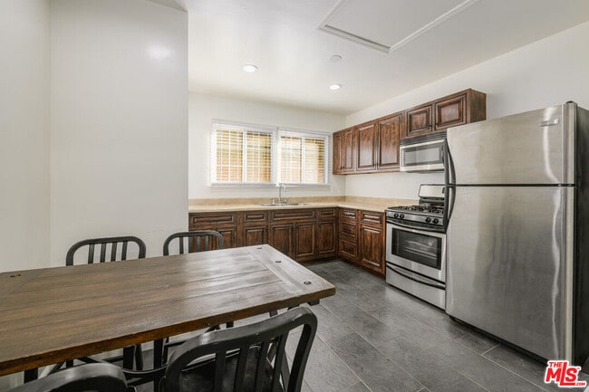 Foto del edificio - 11680 Hatteras St