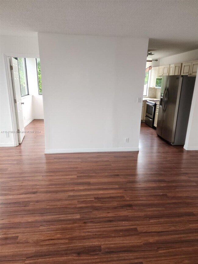 Foto del edificio - 4222 Inverrary Blvd