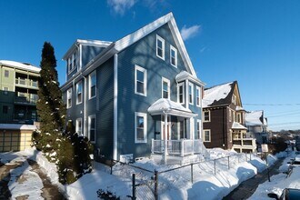 Building Photo - 106 Paul Gore St