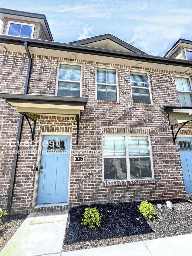 Foto principal - 1000 Henry Pl Blvd
