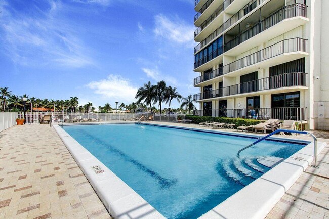 Building Photo - 3912 S Ocean Blvd