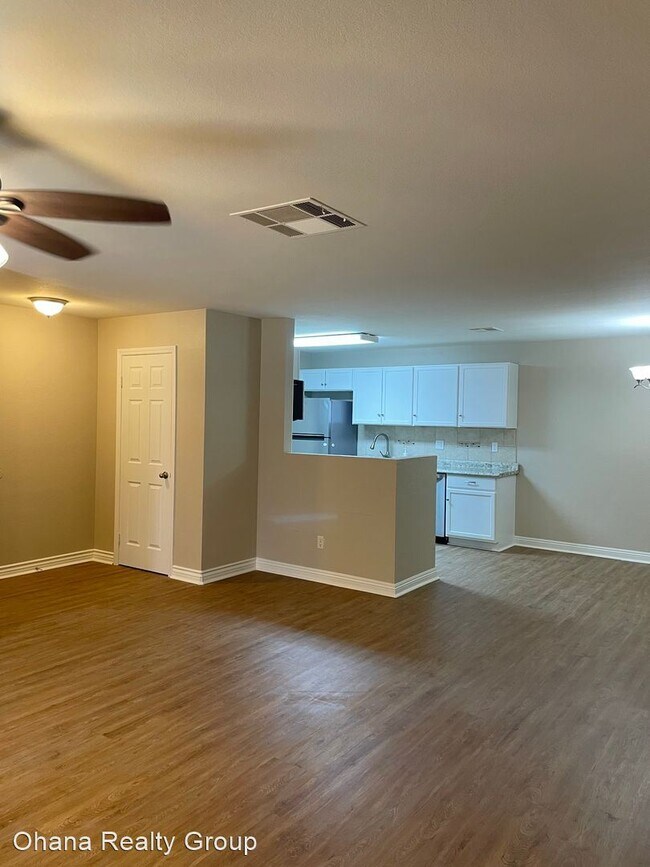 Building Photo - 3 br, 2 bath House - 5141 S. Lindell Road ...