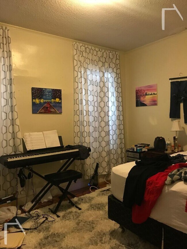 Foto del edificio - 9/1 No Fee! Spacious 3BR/1.5BA apartment near Washington Sq