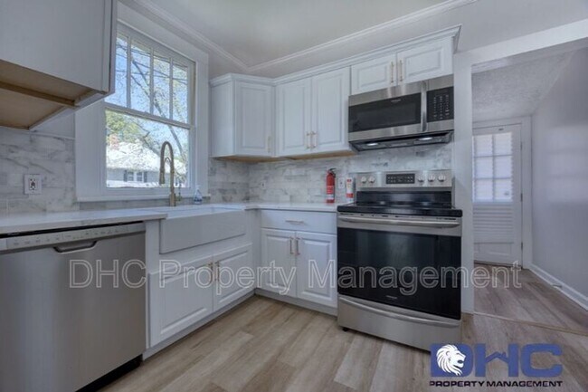Building Photo - 3120 Pierpont Ave