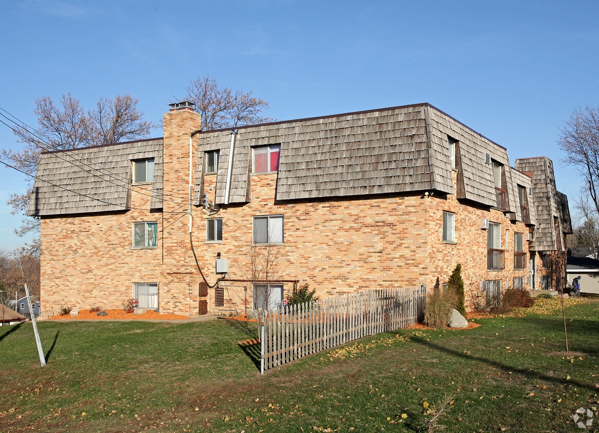 3637 Bellaire Ave, White Bear Lake, MN 55110 Apartments in White Bear Lake, MN