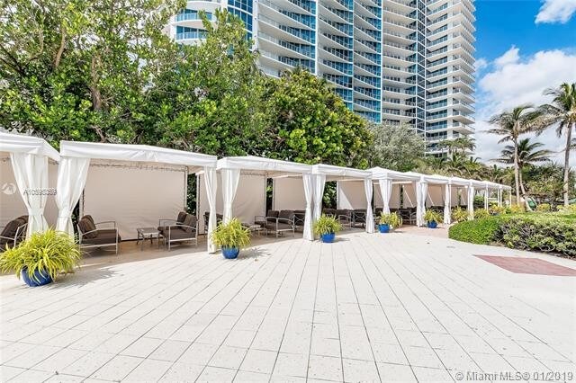 Building Photo - 3001 S Ocean Dr