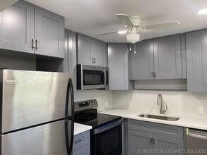 Building Photo - 256 Mansfield G