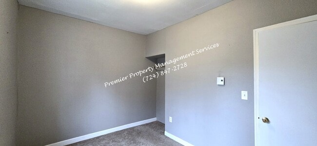 Foto del edificio - 465 E Washington St