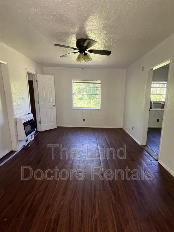 Building Photo - 717 S Hope Ave