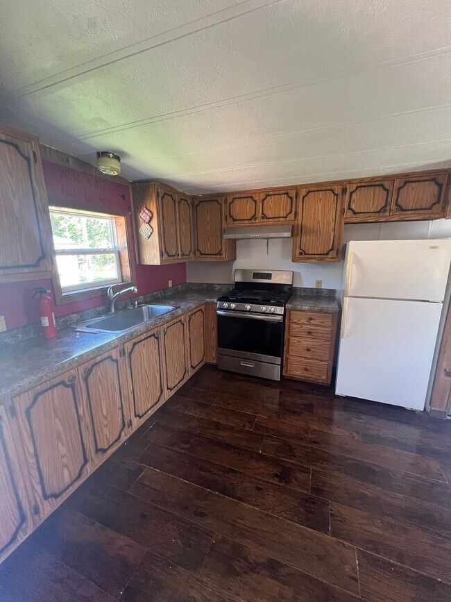 Building Photo - Click the “Apply Now” button or email wapmrentals@gmail.com for a prompt response.