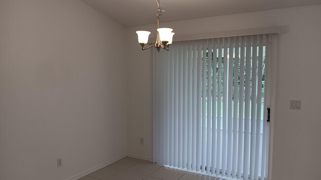 Foto del edificio - 757 Brookedge Terrace