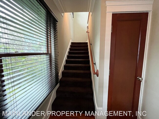 Foto del edificio - 3 br, 2 bath House - 2186 NW JOHNSON ST #2