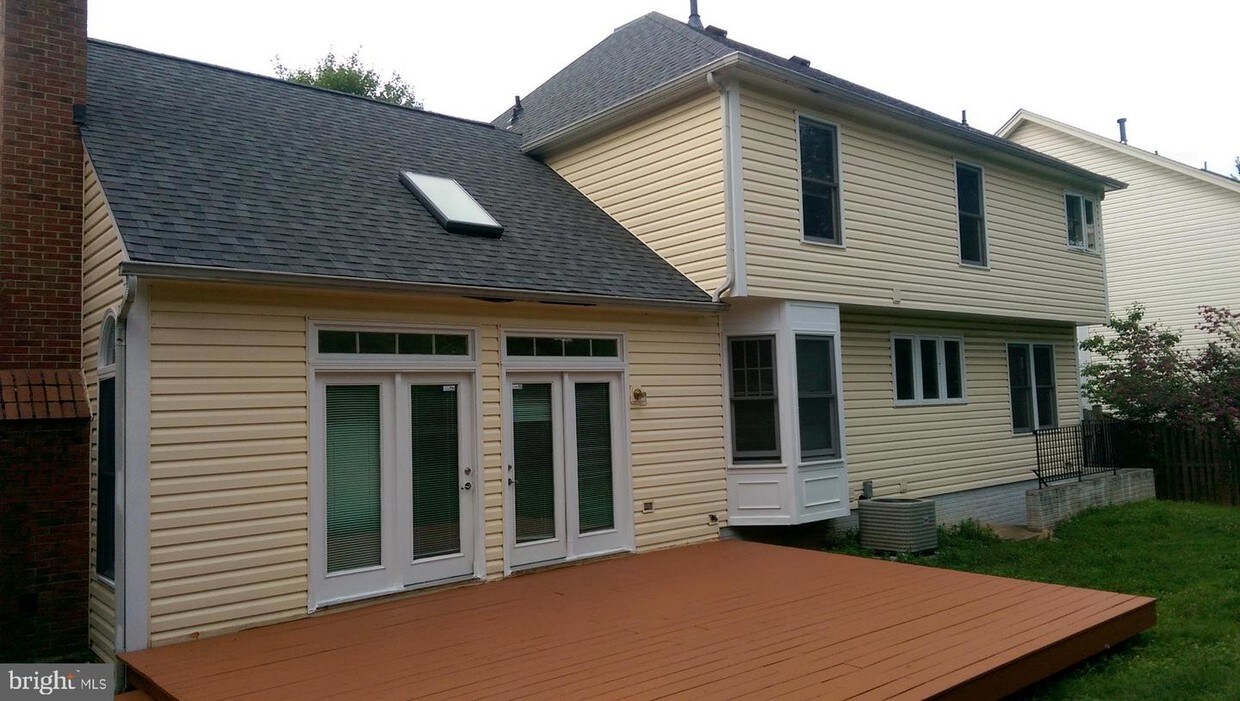 Foto del edificio - 112 Mission Dr