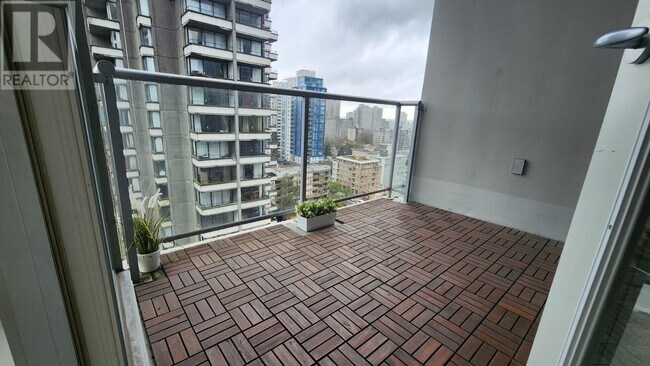 Photo du bâtiment - 1420-1420 W Georgia St