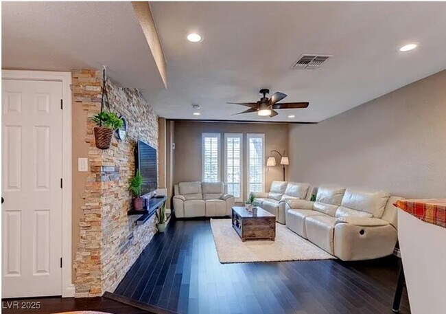 Foto del edificio - 6504 Ironbark Ln