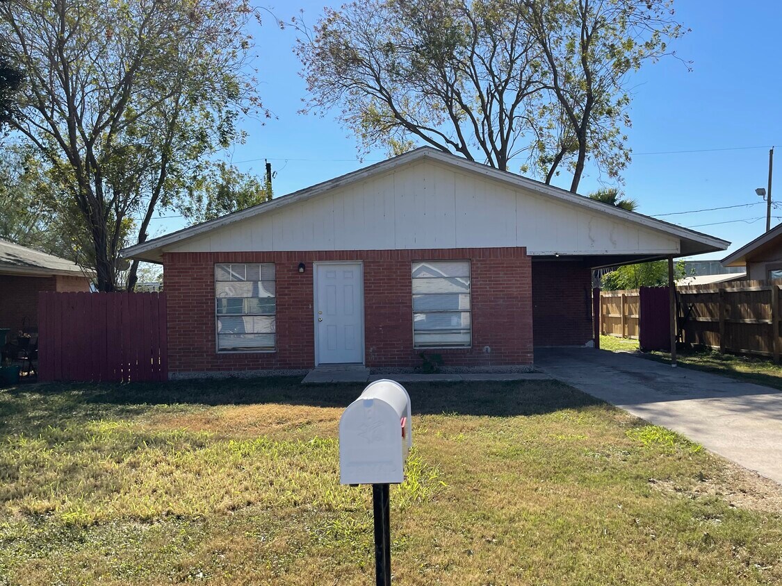 911 W Bowe St, Pharr, TX 78577 House Rental in Pharr, TX