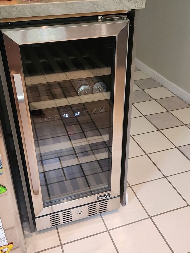 Foto del edificio - Updated 3 Bedroom (4th non-conforming), 23...