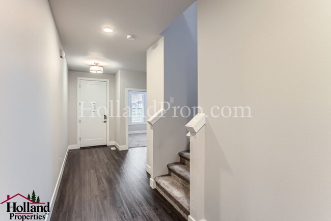 Building Photo - Modern Comfort Meets Natural Serenity in this 4-bedroom Single-Family Home in Hillsboro!