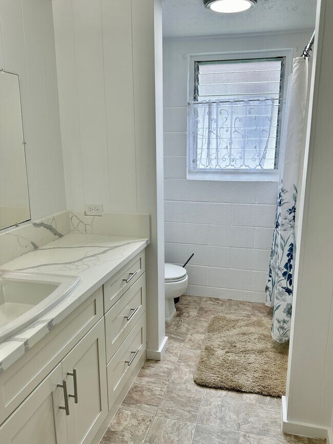 Foto del edificio - Renovated 2 bedroom 1 bath Duplex in Lilih...