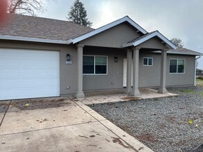 Building Photo - 5526 Paloma Ave