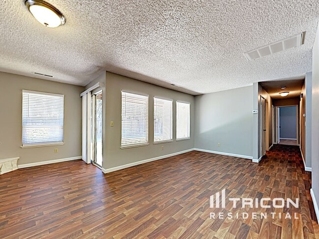 Building Photo - 2024 Bavil Dr
