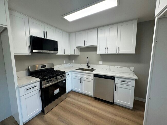 Foto del edificio - 14740 Perris Blvd