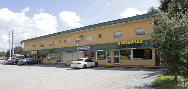 Parking Lot - Emerald Plaza Apartments