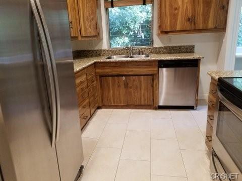Building Photo - 10920 Fruitland Dr