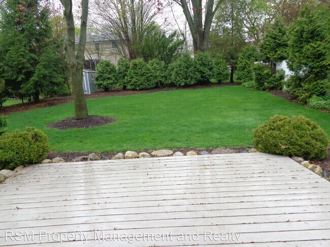 Foto del edificio - 1706-1706 Stonebridge Rd