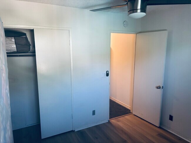 Foto del edificio - 4834 Hollow Corner Rd