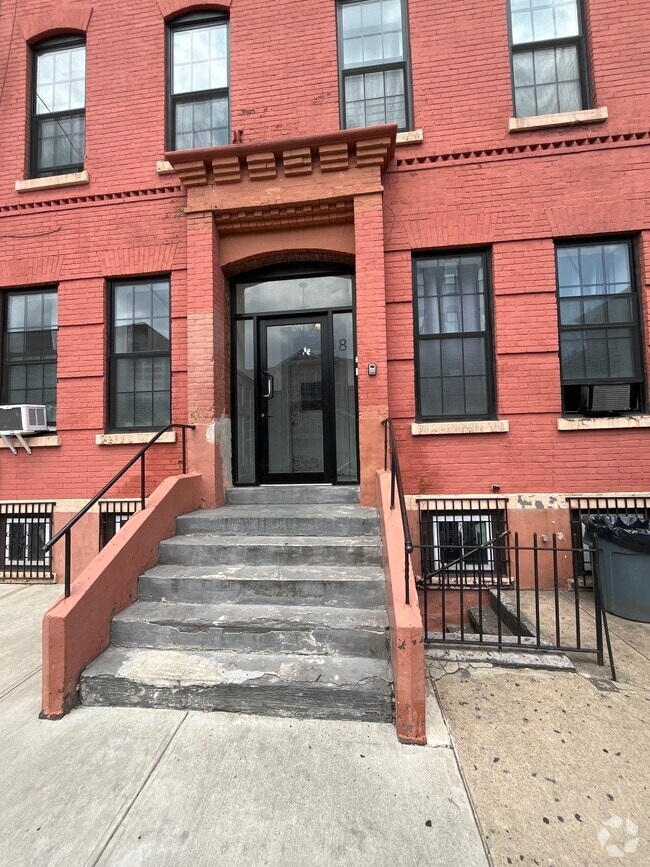 Building Photo - 9 Saint Pauls Ave