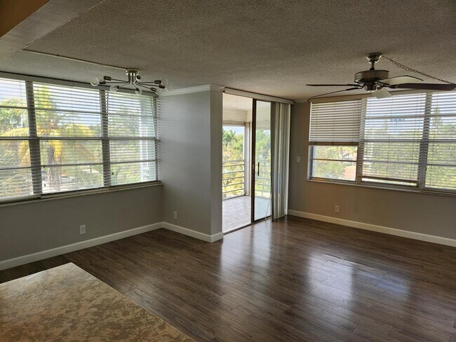 Foto del edificio - 2731 Taft St