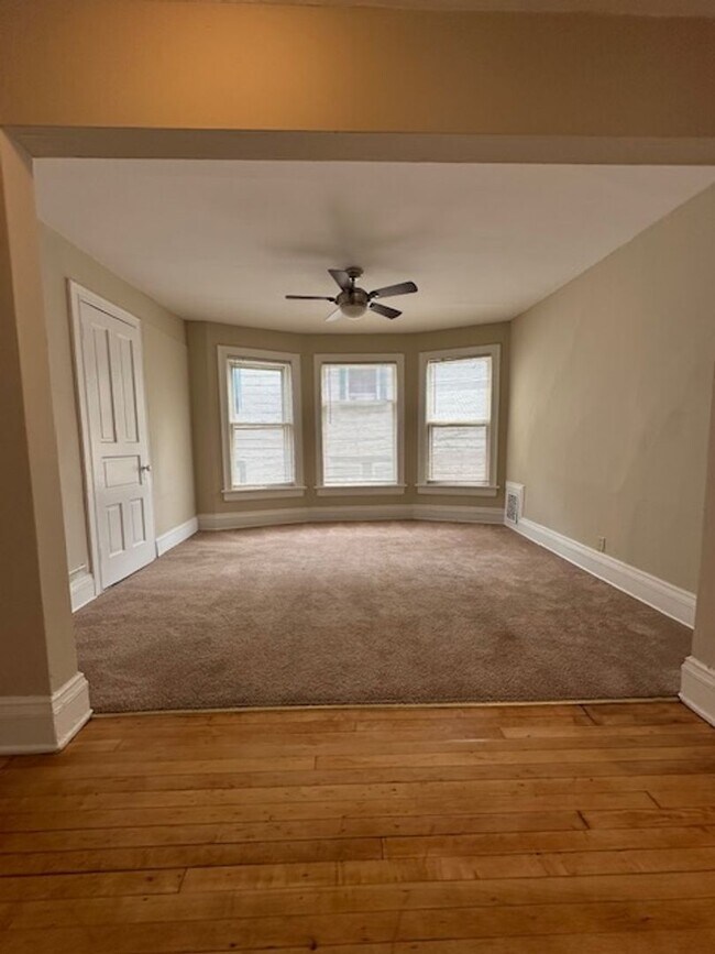 Foto del edificio - 2724-2726 N Murray Duplex