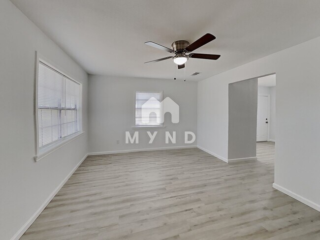 Building Photo - 5610 Pickfair Cir