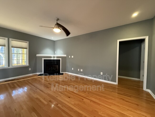 Foto del edificio - 1016 Turnberry Ln