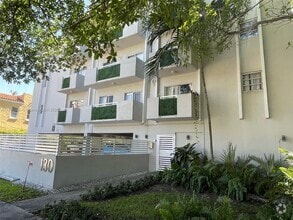 Building Photo - 130 Mendoza Ave